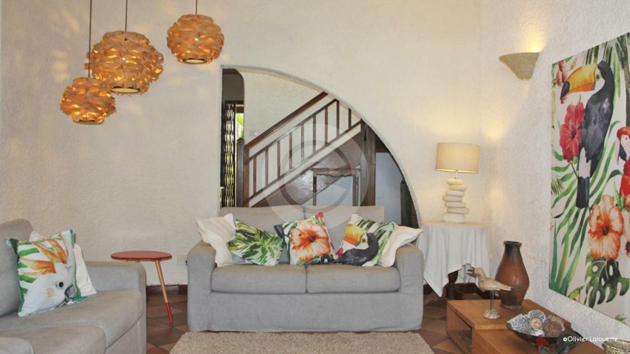 Fantastic Spacious Beachfront Villavacances Grand Bay Luaran gambar
